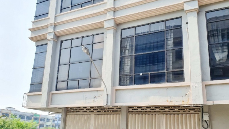 Dijual Ruko 4 lt Lokasi Strategis di Rungkut Megah Raya, Surabaya