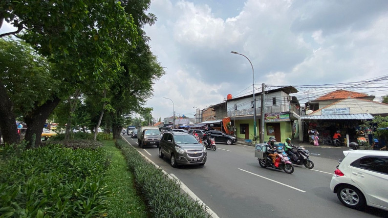 Tanah Pinggir Jalan Raya di Jalan Basuki Rahmat deket Mal Bassura