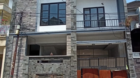 Dijual/Disewa Rumah 2 lantai di Karah Tama Asri, Jambangan, Surabaya