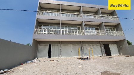 Dijual/Disewakan Ruko 3 lantai di Wiyung Praja, Surabaya
