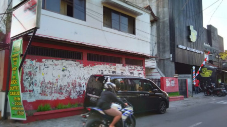 RUMAH KOST 25 KAMAR TIDUR DEPAN SMU DEBRITTO, DEPOK, SLEMAN, YOGYAKARTA