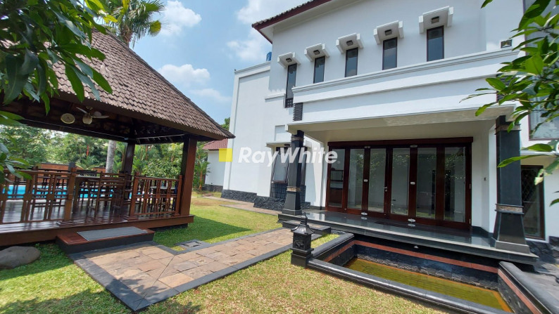 For Sale: Rumah Taman Dalam Komplek Elite Dan Asri Di Pesona Khayangan Depok