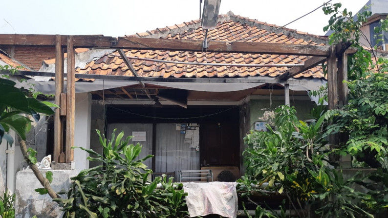 Rumah HITUNG TANAH dan Cocok Untuk Kos-kosan @Menteng Dalam