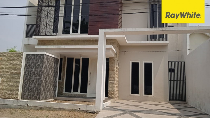 Dijual Rumah 2 lantai di Greenland, Surabaya Barat