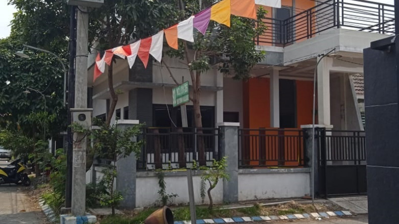 Dijual Rumah 2 lantai di Western Village, Surabaya Barat