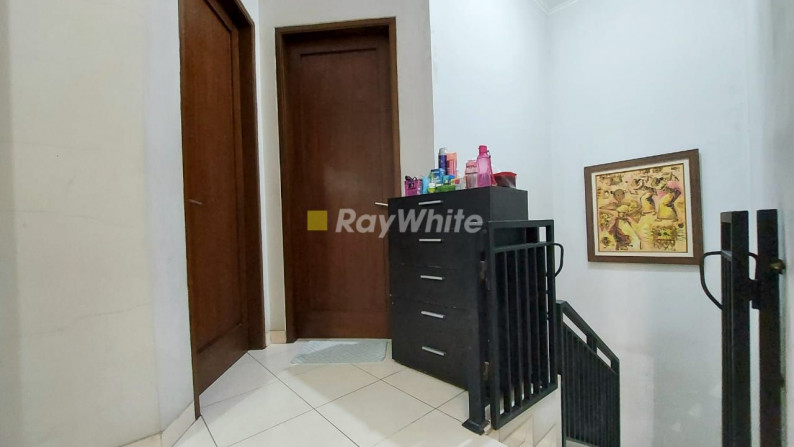 For Sale: Rumah Siap Huni Dalam Town House Asri Di Cirendeu