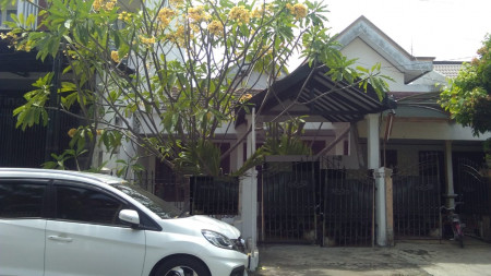 Rumah dijual atau disewakan Darmo Permai Selatan