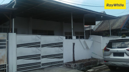 Rumah 2 lantai di Simpang Darmo Permai Selatan, Surabaya