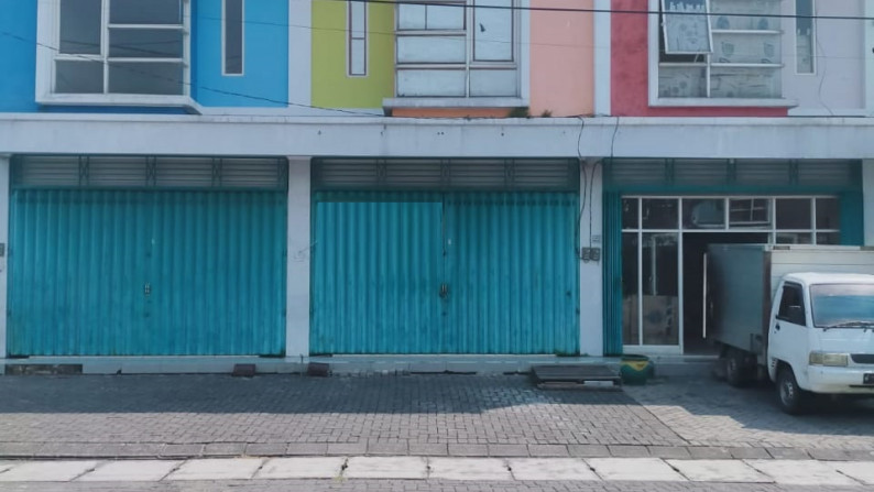 Ruko 2 lantai di Raya Batu Mulia Driyorejo, Gresik