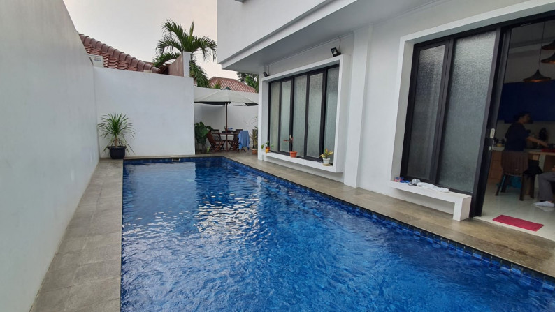 Rumah MEWAH, Siap Huni dan Full Furnished @Bali Village, Cipete