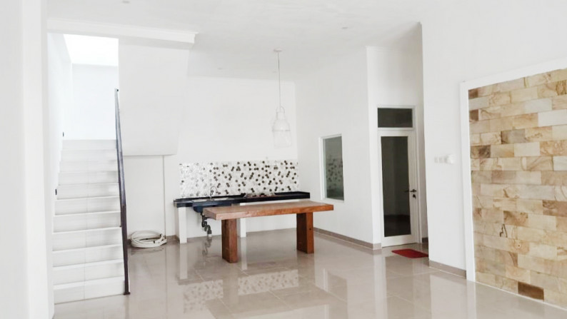 Dijual Rumah Bagus Di Graha Carissa, Graha Raya Bintaro Jaya