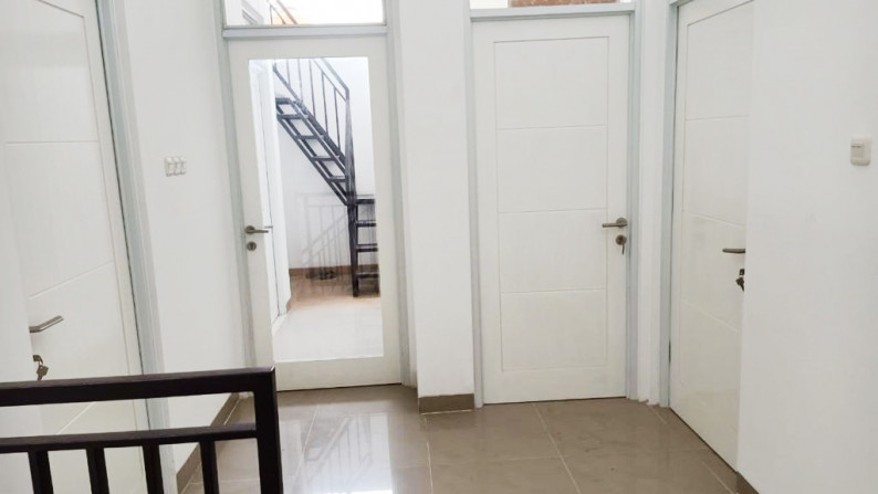 Dijual Rumah Bagus Di Graha Carissa, Graha Raya Bintaro Jaya