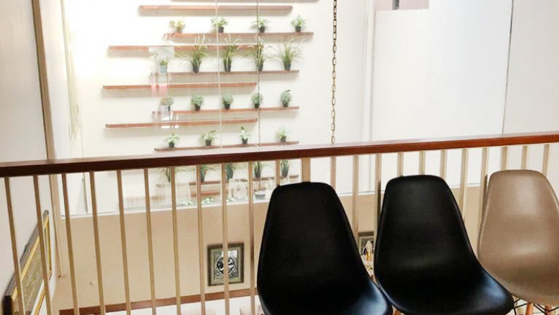 Rumah bagus, nyaman siap huni di bintaro