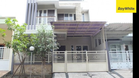 Rumah 2 lantai di Wisma Permai Waru