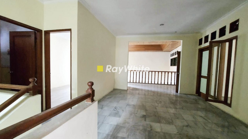 For Sale: Rumah Balinese Style Dalam Komplek Asri Bali View Cirendeu