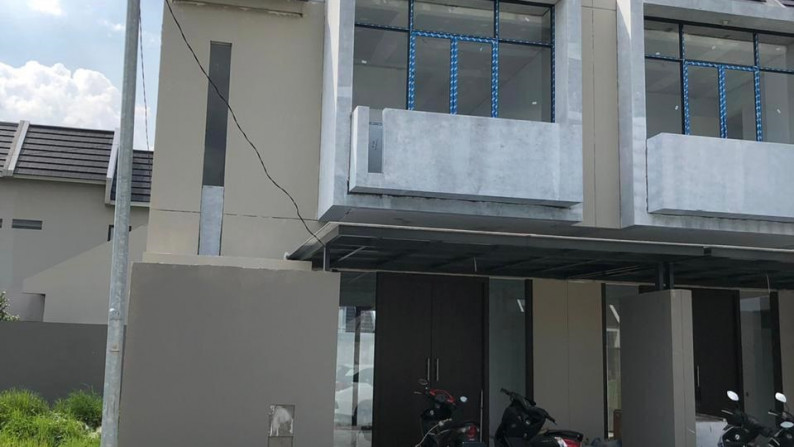 Dijual Rumah 2 lantai di Grand Sunrise, Gresik