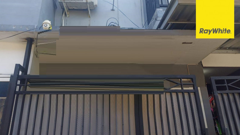 Dijual Rumah 2 lantai di Jalan Panglima Sudirman, Sidoarjo