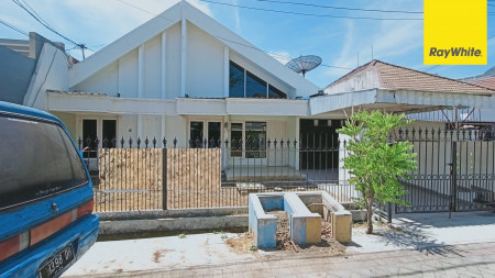 Rumah di Manyar Kertoadi, Surabaya