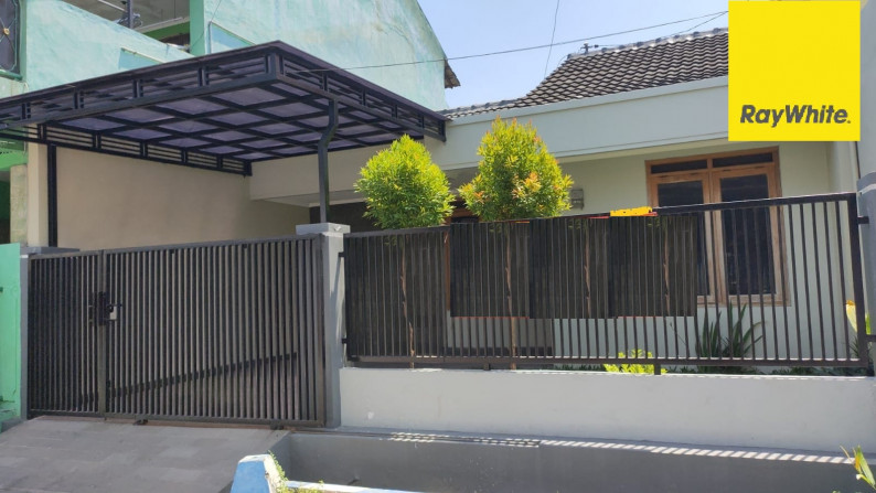 Rumah di Deltasari Indah, Sidoarjo