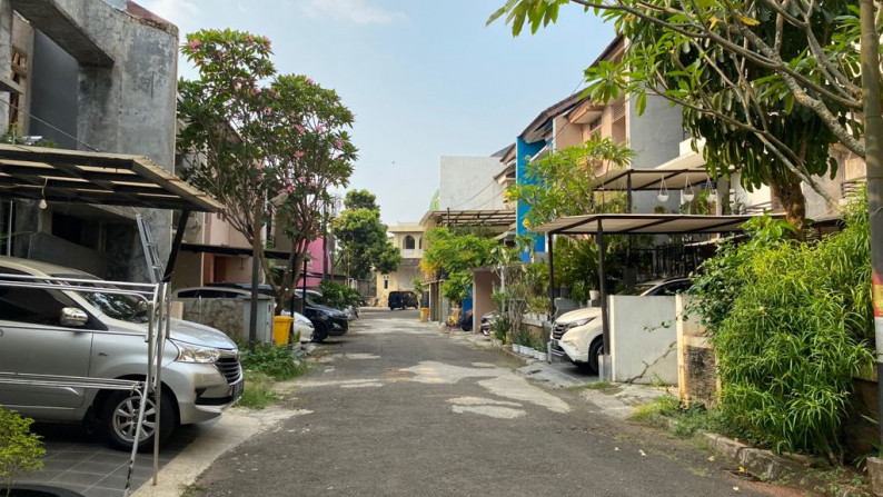 Rumah Lingkungan Asri Siap Huni Di Cinere.