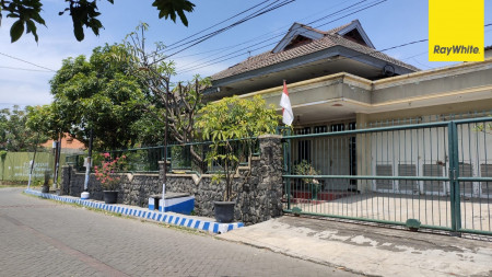 Rumah Hook di JL Anjasmoro Tropodo, Sidoarjo