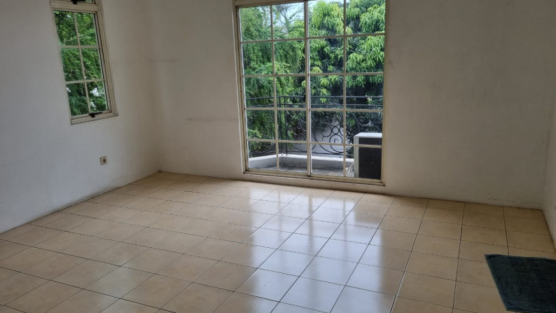 Disewakan Townhouse di Taman Paris 3 - Lippo Karawaci Tangerang