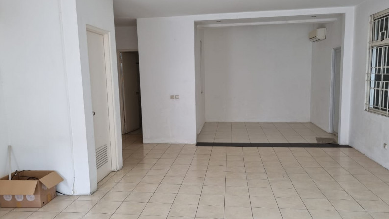 Disewakan Townhouse di Taman Paris 3 - Lippo Karawaci Tangerang