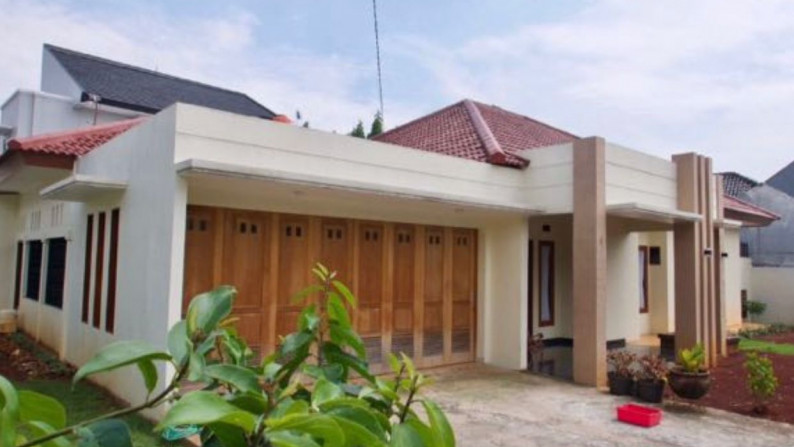 Rumah Dengan Halaman Luas, Posisi HOOK, dan Siap Huni @Jl Legoso Permai, Pisangan, Ciputat