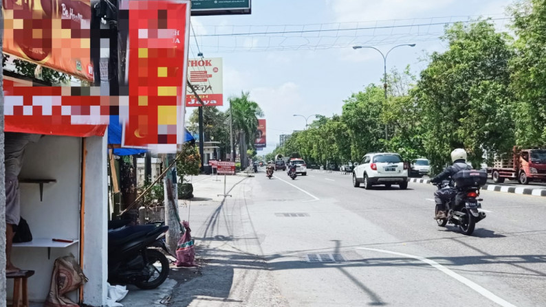 Rumah Hook pinggir Jl.Jogja-Solo depan Bandara Adisucipto,  Sleman