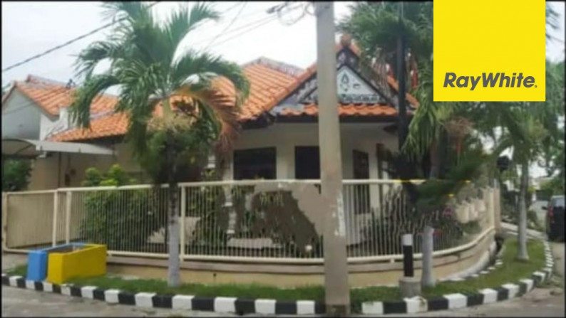 Rumah Hook di Babatan Pantai, Surabaya Timur