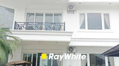 Rumah Modern dalam Komplek Lebak Bulus