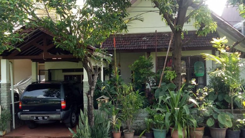 Dijual Rumah Asri Antik di Kemala Persada, Jakasampurna, Bekasi Barat