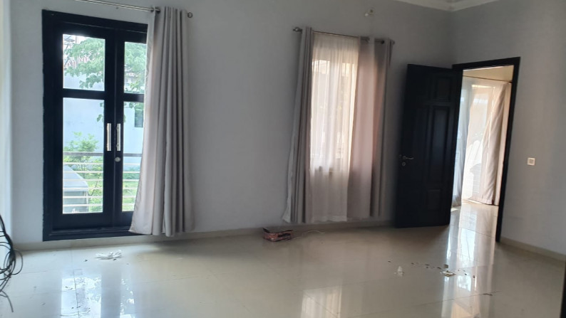 Rumah dijual atau disewakan Villa bukit regency 3 Pakuwon Indah