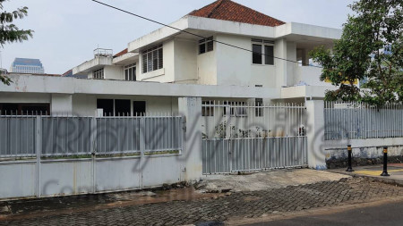 Rumah 2 lantai Sisingamangaraja Kebayoran Baru Harga Menarik Huk Siap Huni Parkir Luas