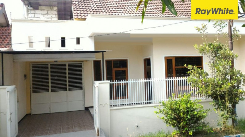 Dijual Rumah 2 lantai di Wisma Tropodo Flamboyan, Sidoarjo