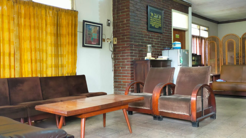 RUMAH TINGGAL DI JL JEND AHMAD YANI SPBU MENOWO MAGELANG