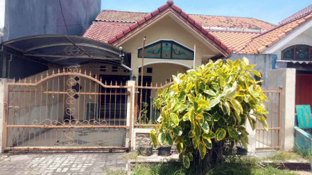 Rumah di Babatan Pratama, Bagus + Terawat, Row Jalan Lebar + Paving, Siap Huni