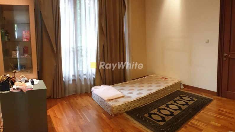 5 Bedrooms House For Rent at Pondok Indah, Jakarta Selatan