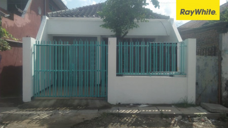 Rumah 2 lantai di Jalan Petemon, Surabaya Pusat