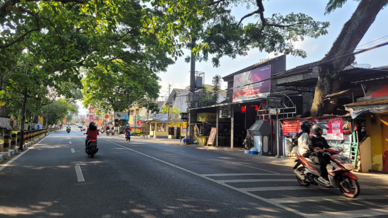 Ruang Usaha Hitung Tanah dan Pinggir Jalan Raya @Jl MT Haryono (Depan Univ Brawijaya), Malang