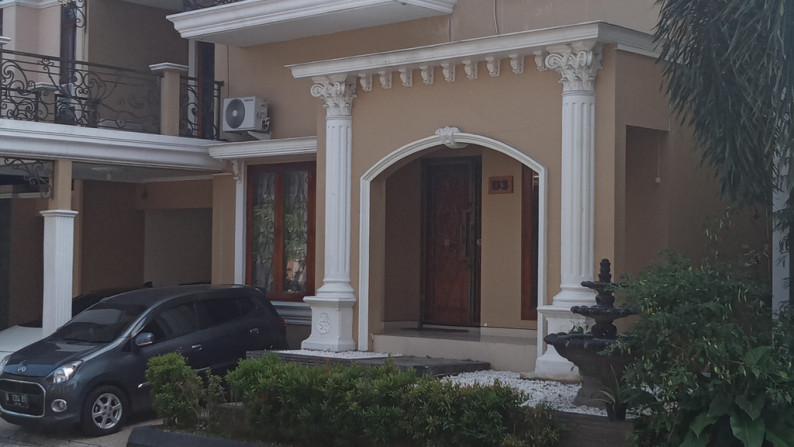 Rumah dengan kolam renang Full Furnish Dekat Ambarukmo Plaza Yogyakarta