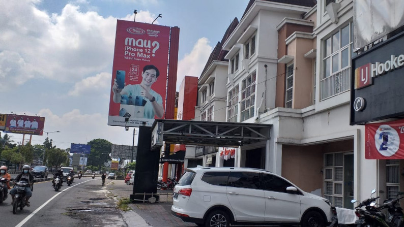 RUKO STRATEGIS SIAP HUNI DEKAT HARTONO MALL, RINGROAD UTARA SLEMAN