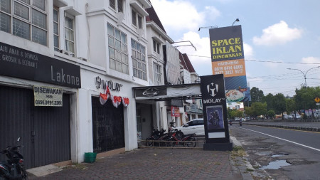 RUKO STRATEGIS SIAP HUNI DEKAT HARTONO MALL, RINGROAD UTARA SLEMAN