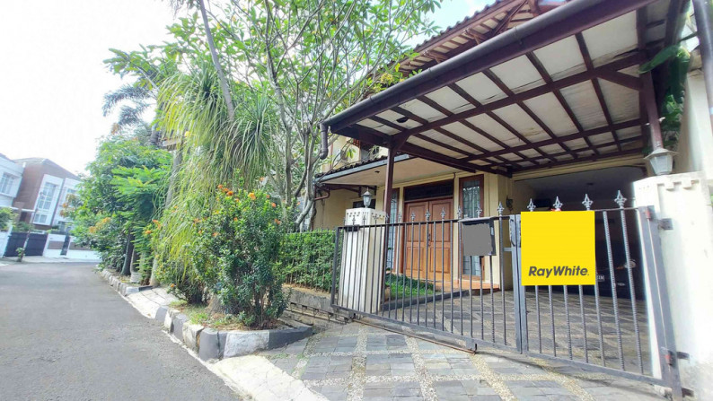 RUMAH DI BUMI KARANG INDAH, LEBAK BULUS, JAKSEL, ADA TAMAN DEPAN DAN TAMAN BELAKANG