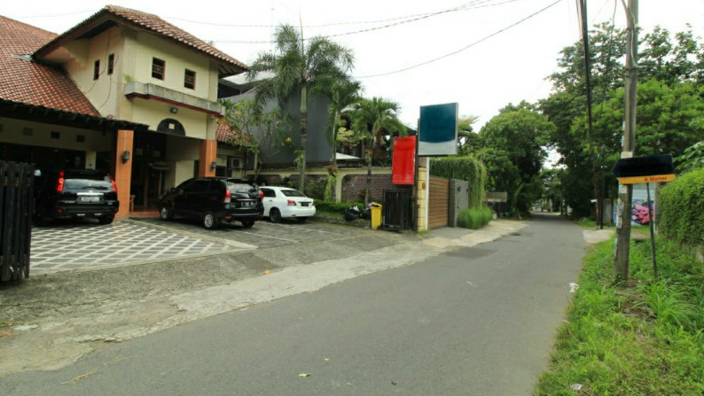 GUEST HOUSE CANTIK DENGAN FURNITURE DI BELAKANG HYATT REGENCY, SLEMAN.