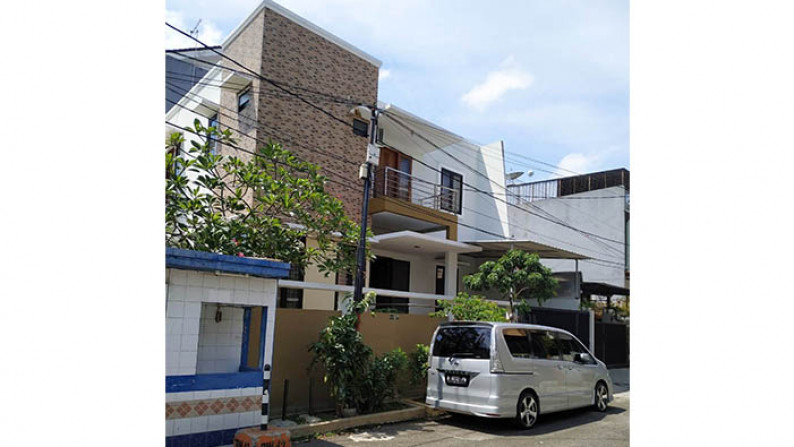 Rumah Gading Indah Utara, Kelapa Gading Luas 14x15m2