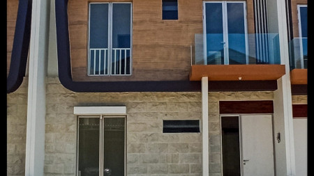 Rumah 2 lantai di Greenland Cluster Garberra, Gresik