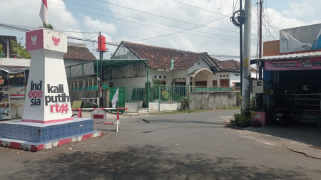 RUMAH TINGGAL DI BARAT KAMPUS ISI JL PARANGTRITIS, SEWON, BANTUL
