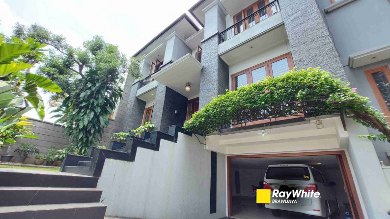 RUMAH BRAWIJAYA, KEBAYORAN BARU, SIAP HUNI, LINGKUNGAN TENANG, PRIVATE POOL