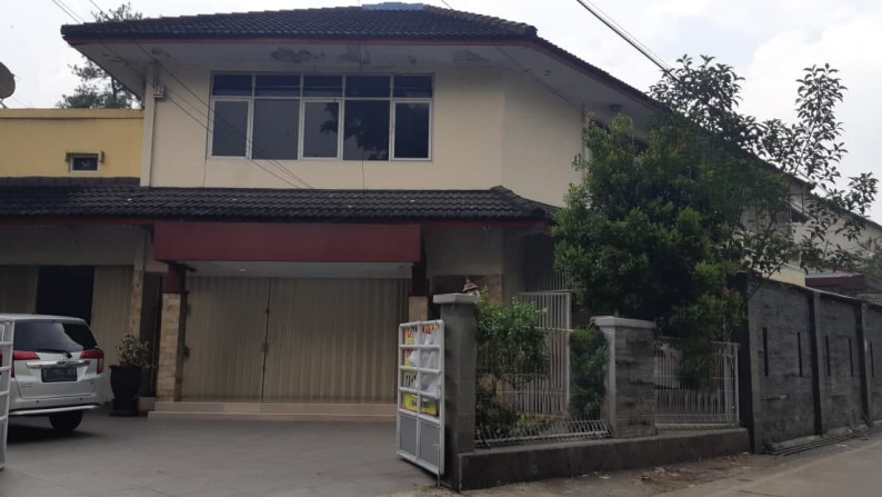 Dijual Rumah di Dr Djunjunan, Dekat Pintu Tol Pasteur, Kota Bandung